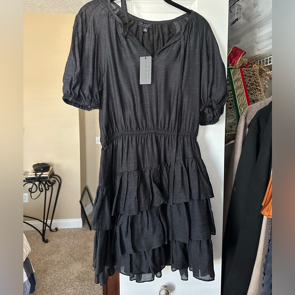 Short sleeve black dress